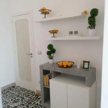 Anna Holiday * Giardini Naxos