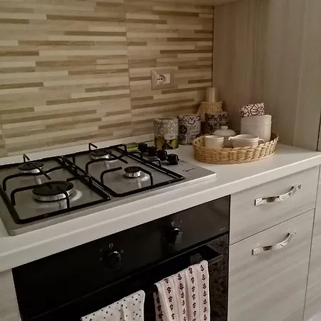 Anna Holiday * Giardini Naxos