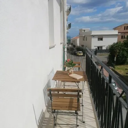 Anna Holiday * Giardini-Naxos